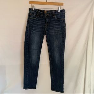 DARK WASH STRAIGHT LEG JEANS